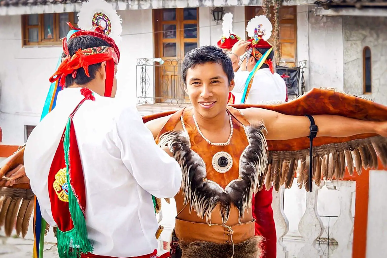voladores-traditional-dress-in-cuetzalan-mexico