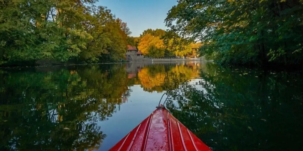 canoeing through the city in leipzig germany