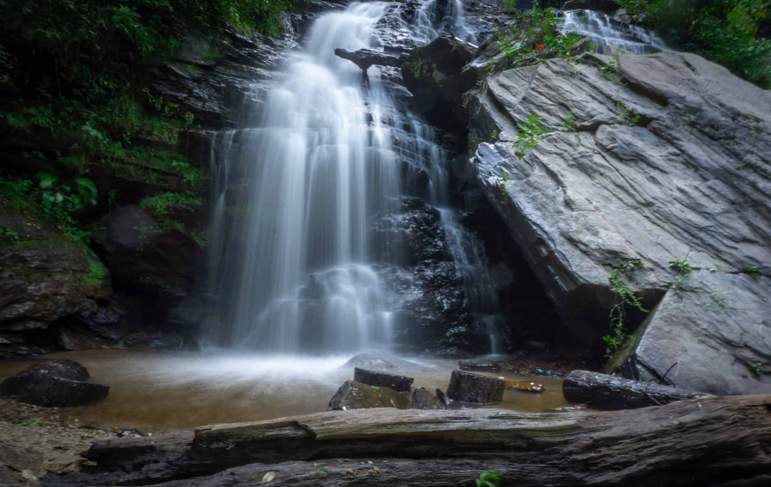 isaqueena falls